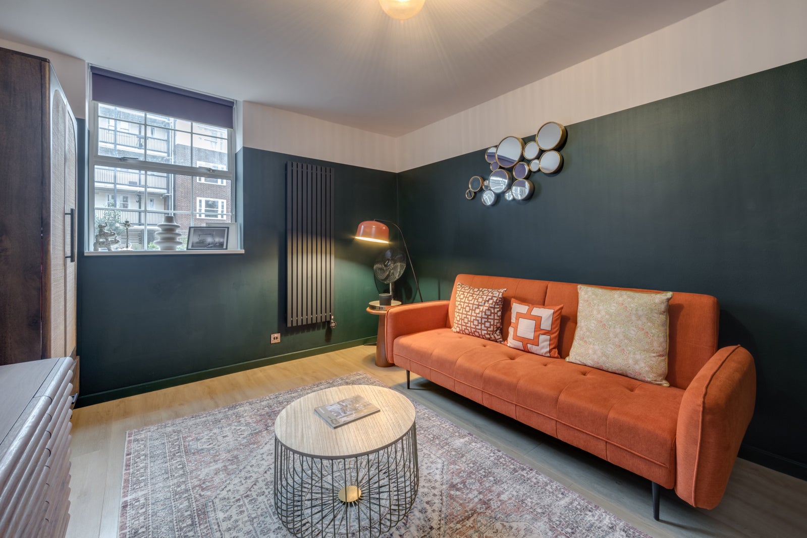 Flat Wentworth Street in Greater London