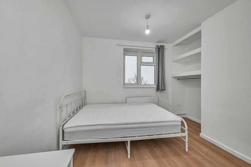 Room Crescent Wood Road in Greater London