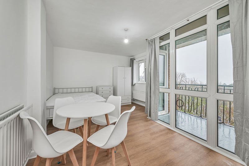 Room Crescent Wood Road in Greater London