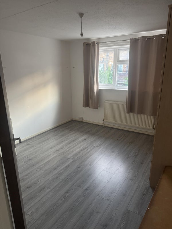 Room Darwell Close in Greater London