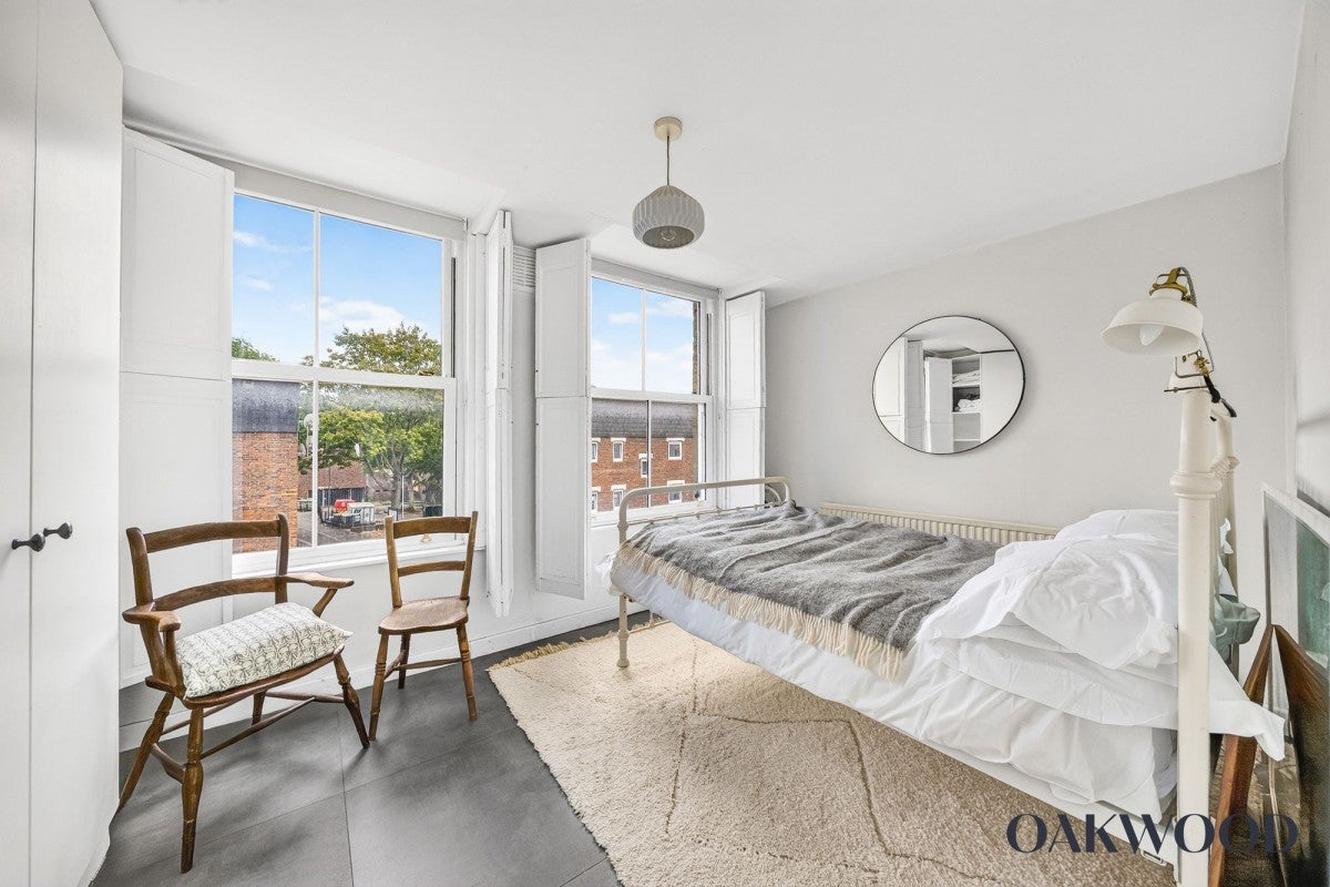 Flat Knebworth Road in Greater London
