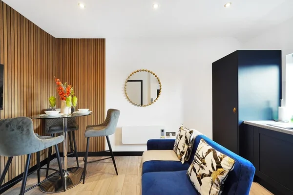 Flat Glebe Street in Wakefield