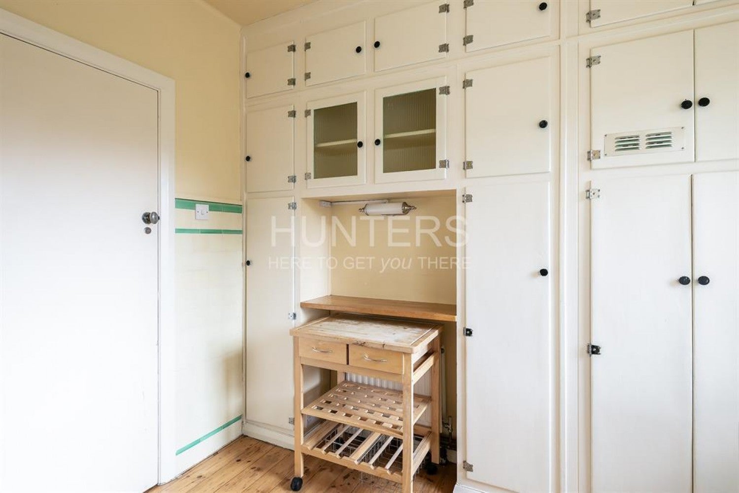 Flat Clissold Crescent in Greater London