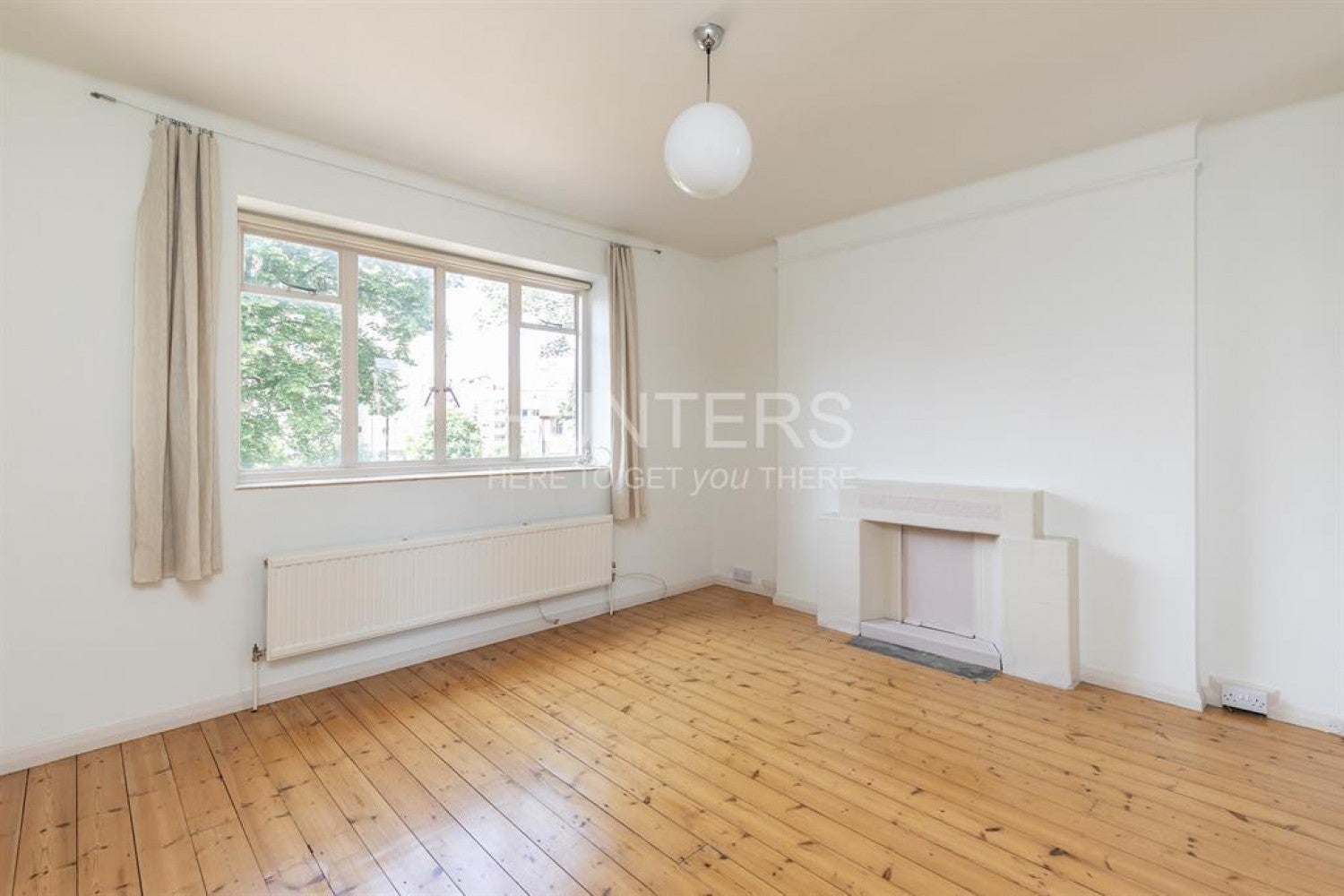 Flat Clissold Crescent in Greater London