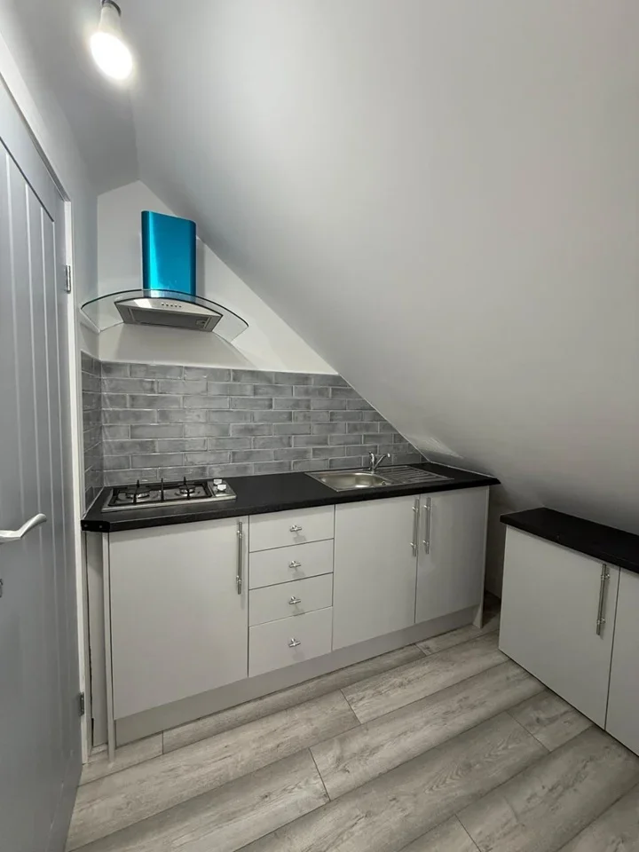 Flat Fairfield Crescent in Greater London
