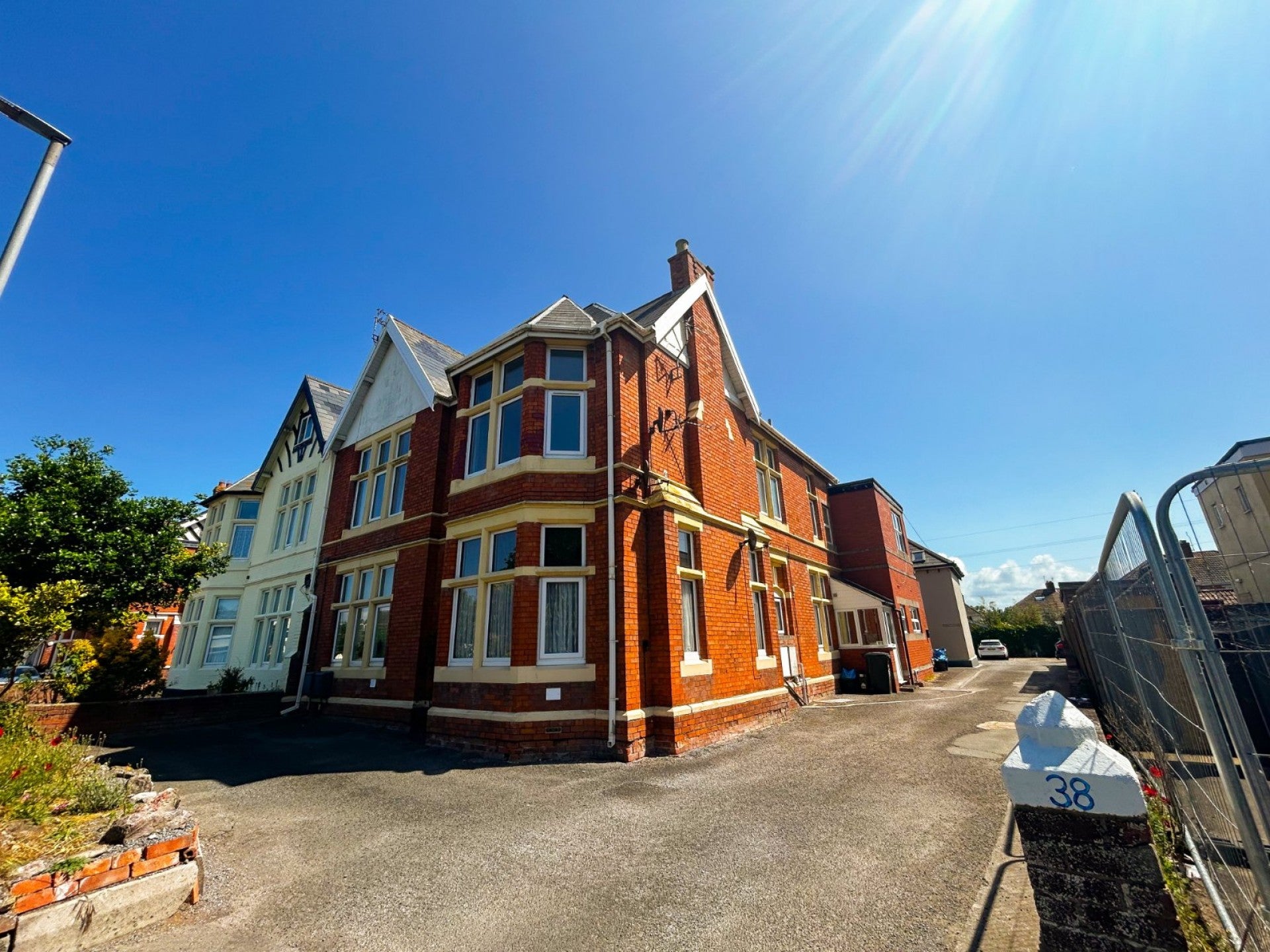 Flat Berrow Road in Burnham-on-Sea