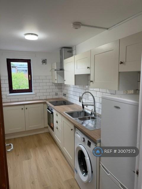 Flat Beechwood Court in Cumbernauld