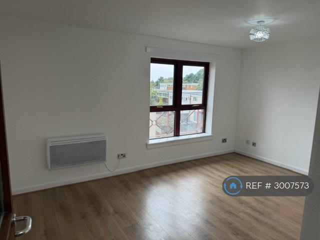 Flat Beechwood Court in Cumbernauld