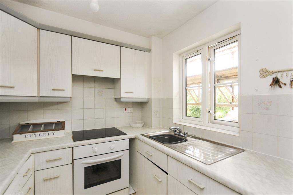 Flat Caraway Place in Greater London