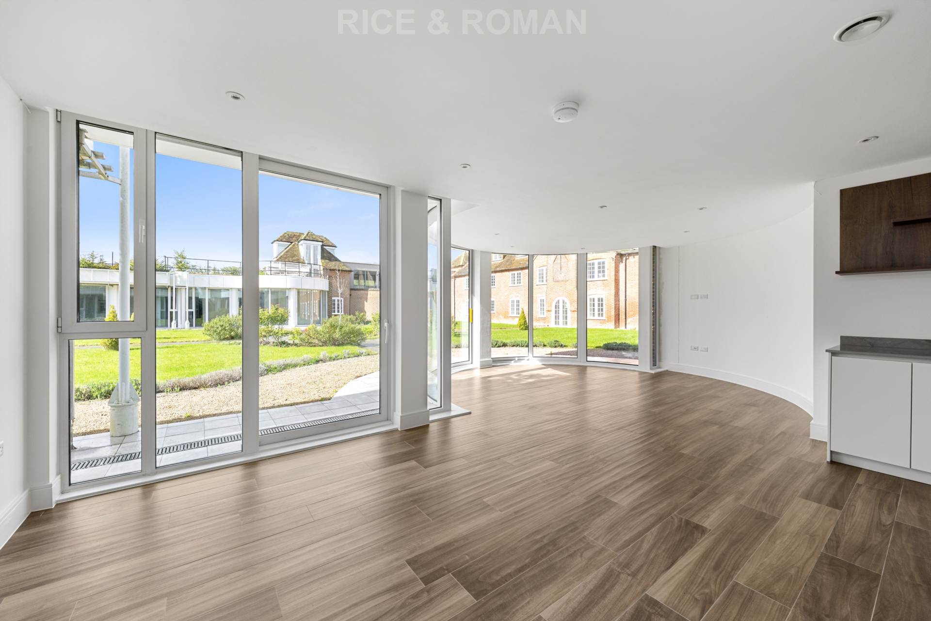 Flat Coldharbour Lane in Borough of Runnymede