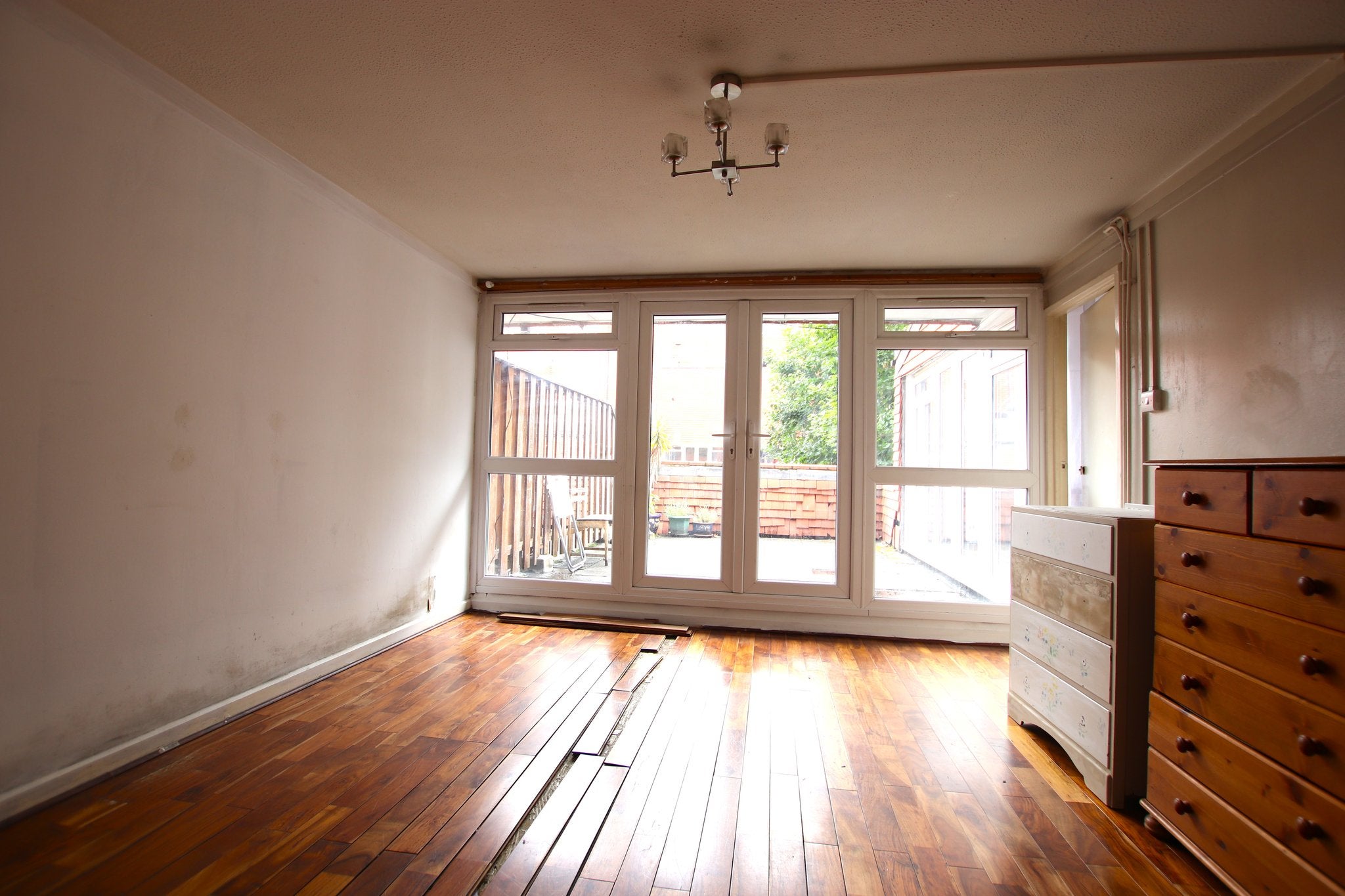 House Sadler Close in Greater London