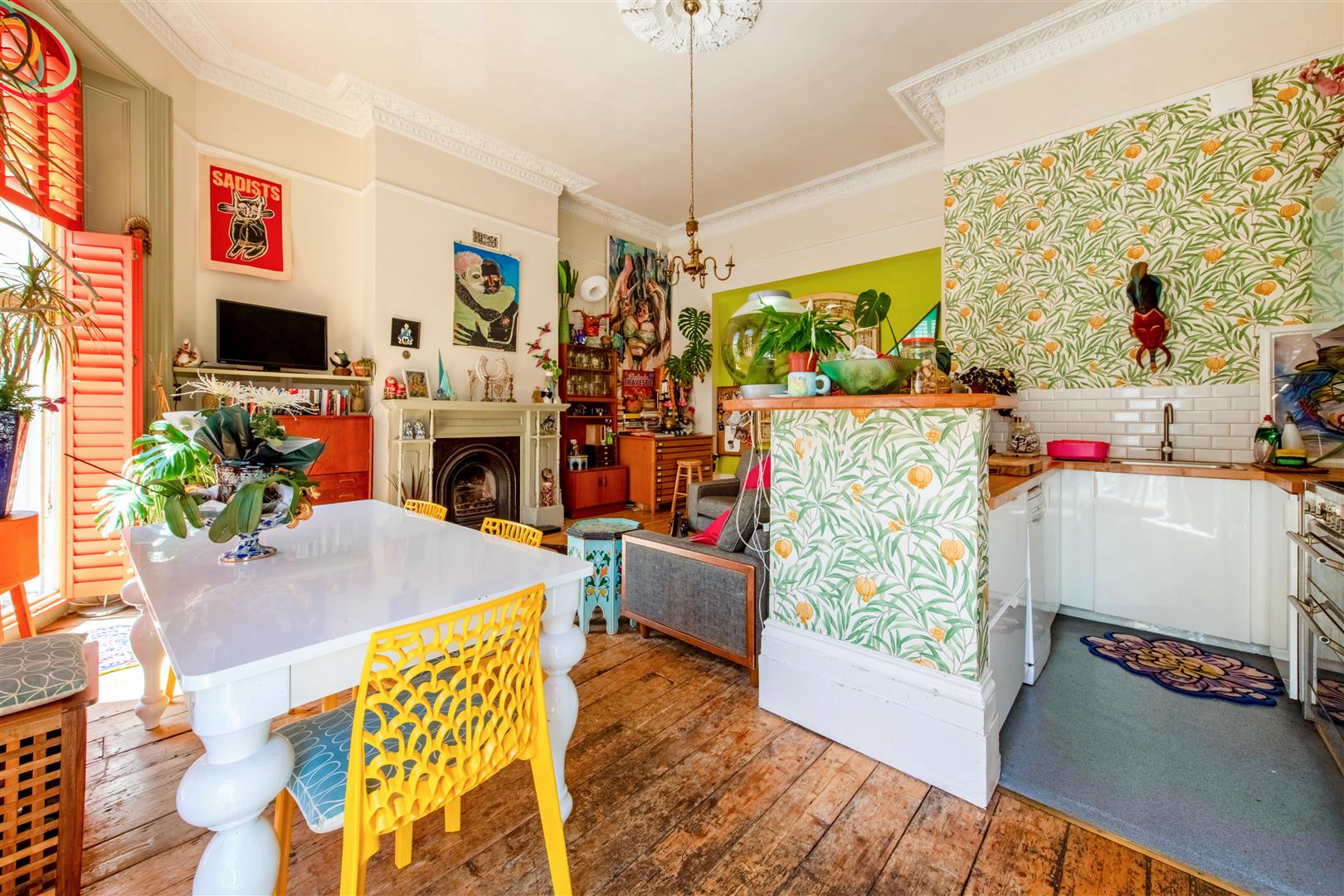 Flat Brunswick Place in Hove