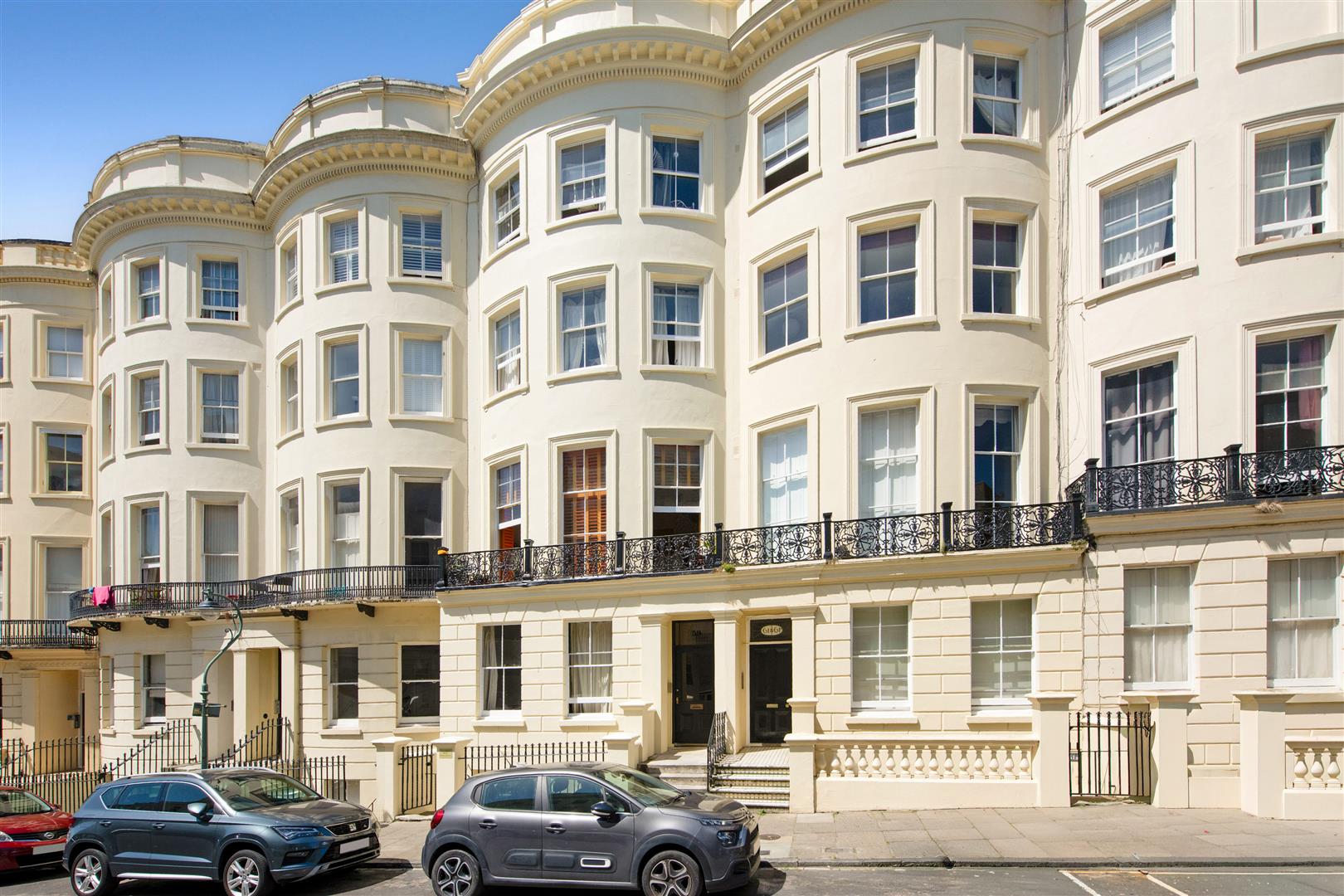 Flat Brunswick Place in Hove