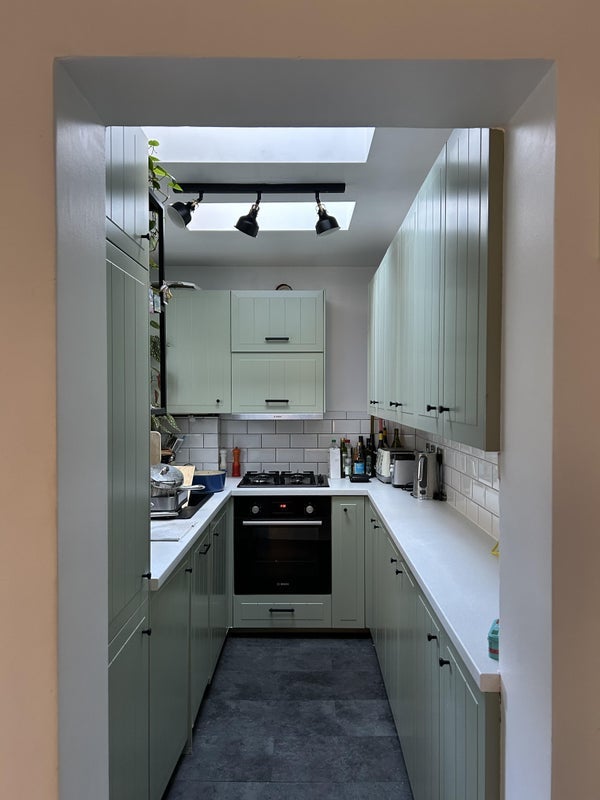 Room Wick Road in Greater London