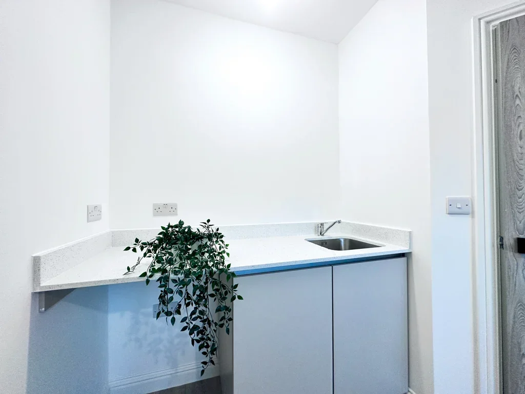 Room Dollis Hill Avenue in Greater London