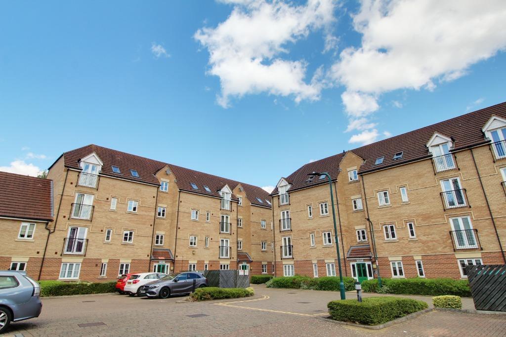 Flat Regal Place in Peterborough