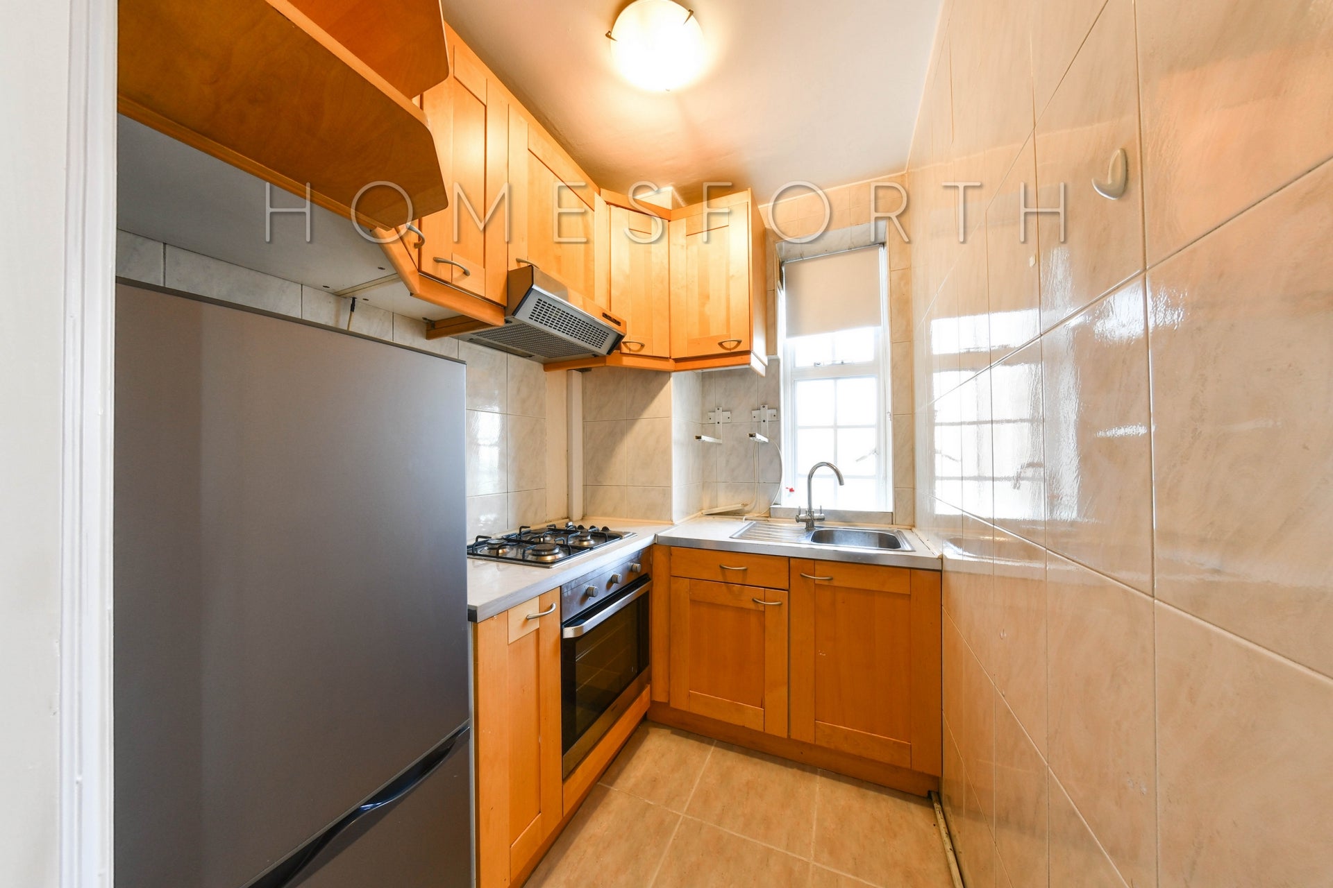Flat Finchley Road in Greater London