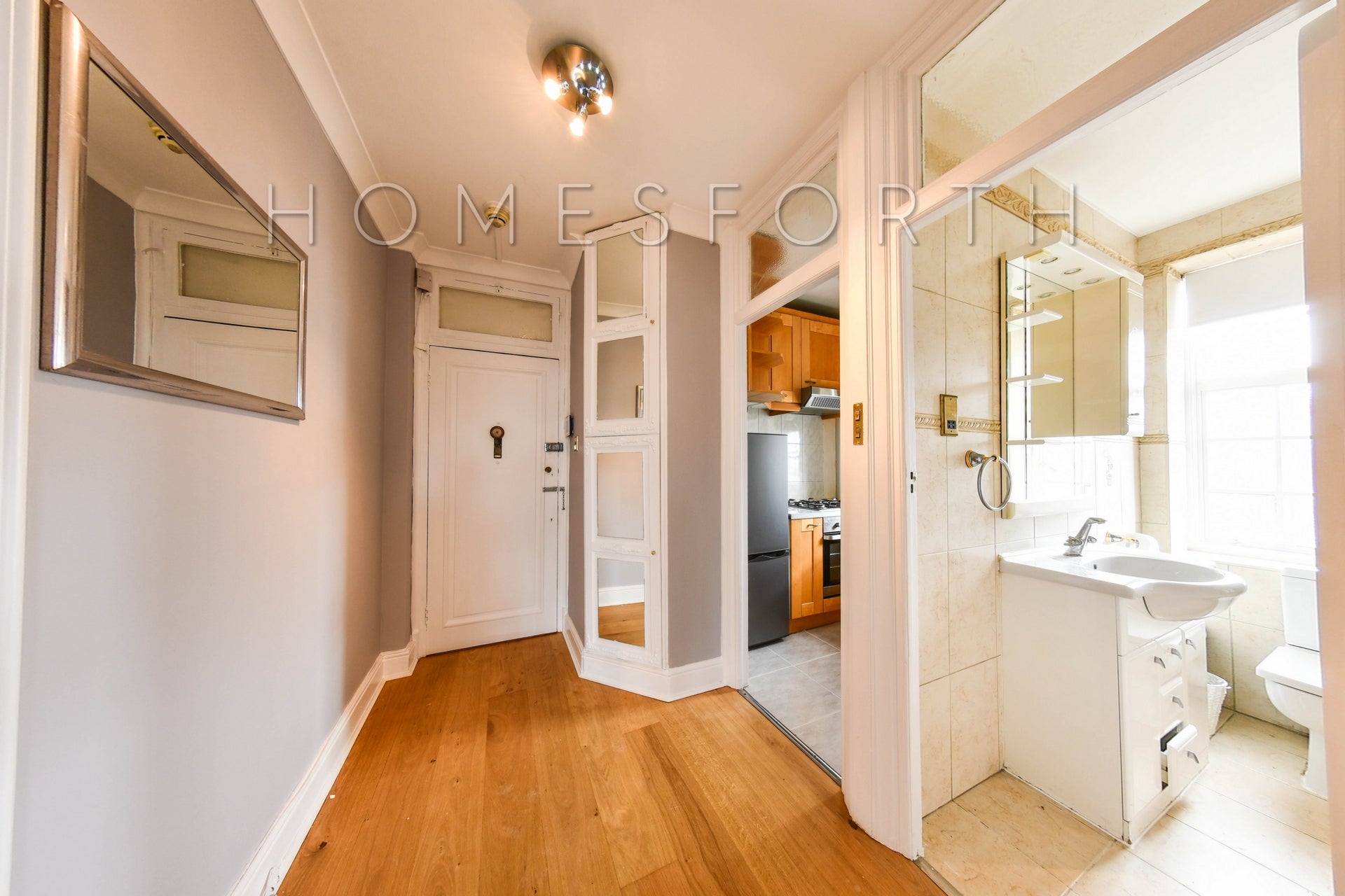 Flat Finchley Road in Greater London
