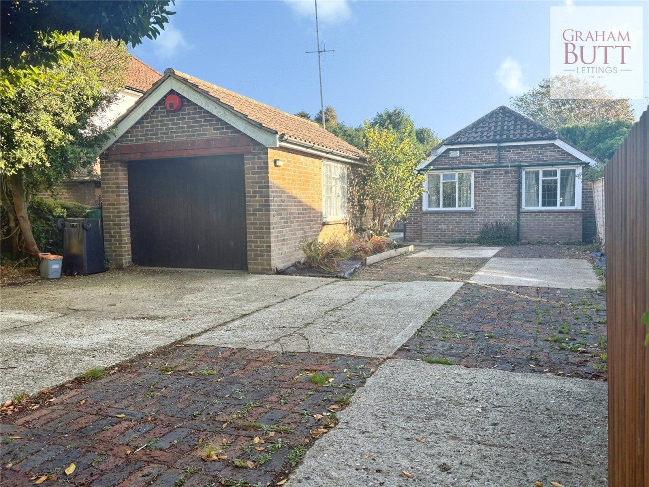 House Vicarage Lane in Arun