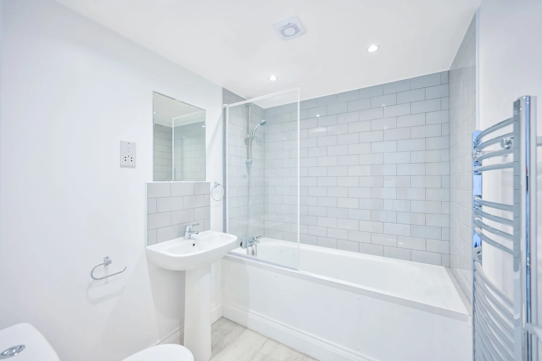 Flat Bath Road in Greater London