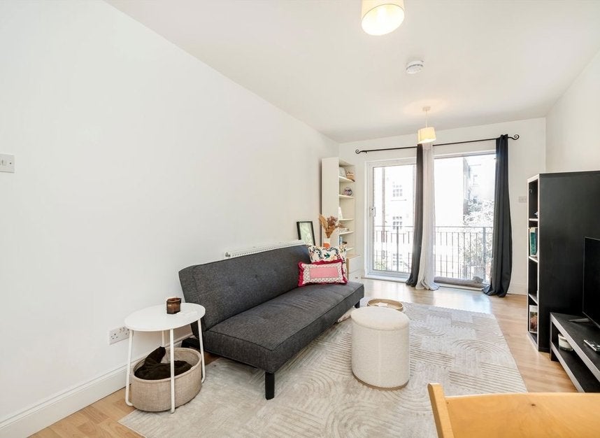 Flat Margery Street in Greater London