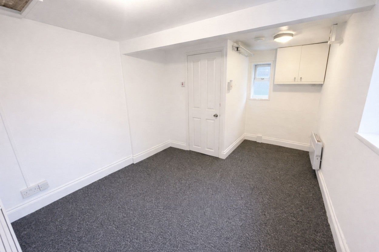 Room Kingston Road in Bristol