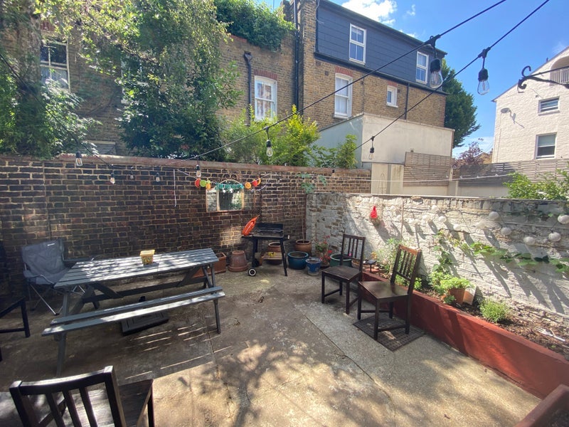 House Nansen Road in Greater London
