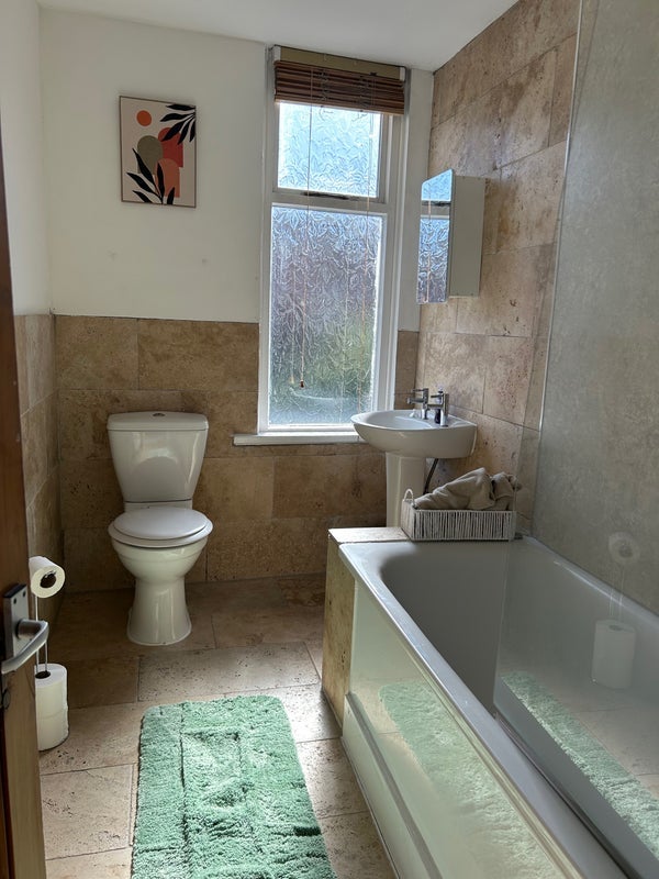 Room Windermere Road in Sheffield