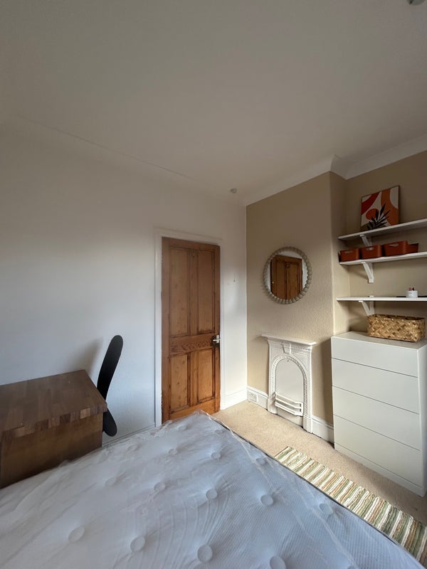 Room Windermere Road in Sheffield