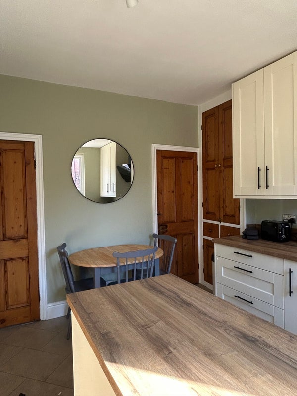 Room Windermere Road in Sheffield