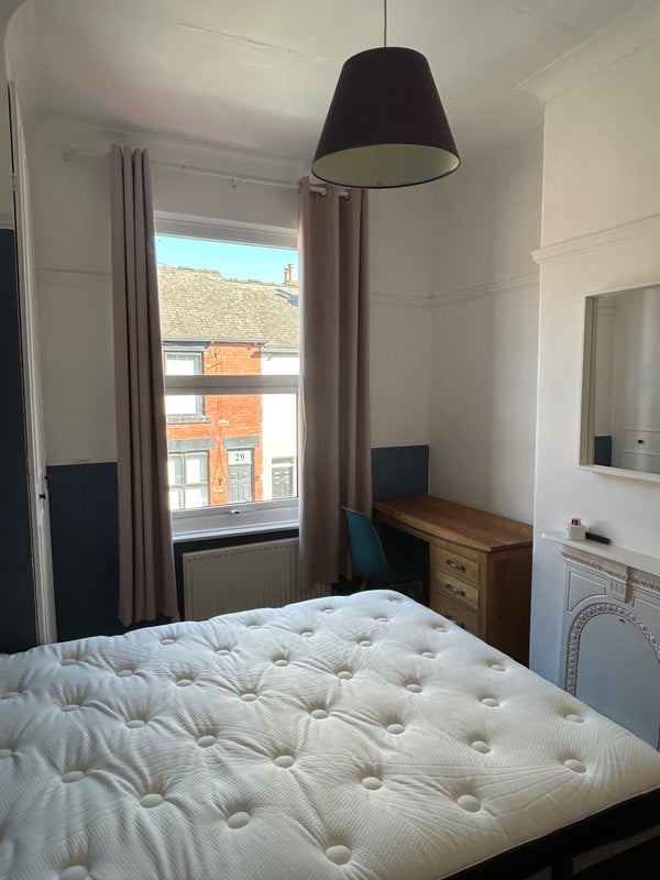 Room Windermere Road in Sheffield
