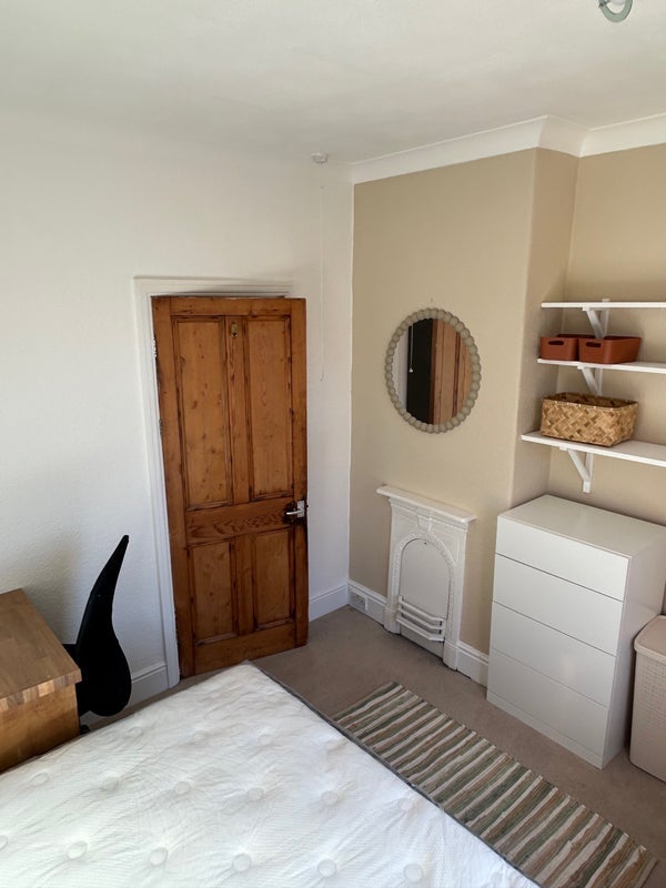 Room Windermere Road in Sheffield