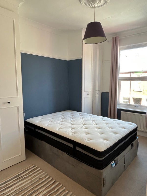 Room Windermere Road in Sheffield