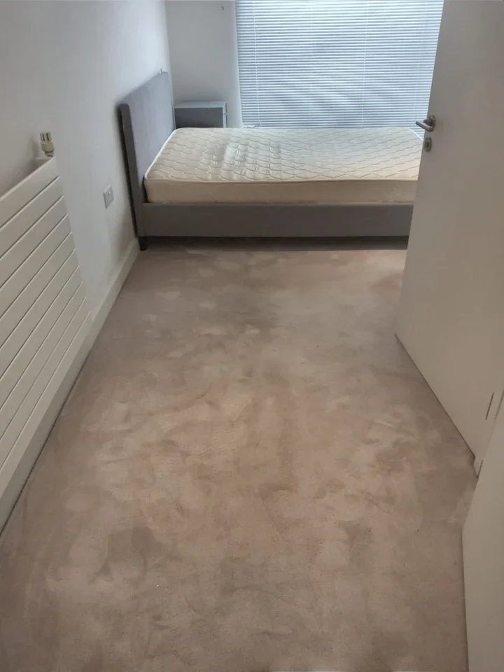 Flat Admiralty Avenue in Greater London