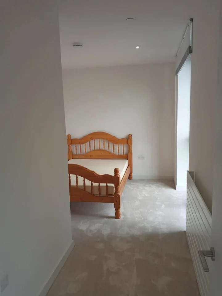 Flat Admiralty Avenue in Greater London