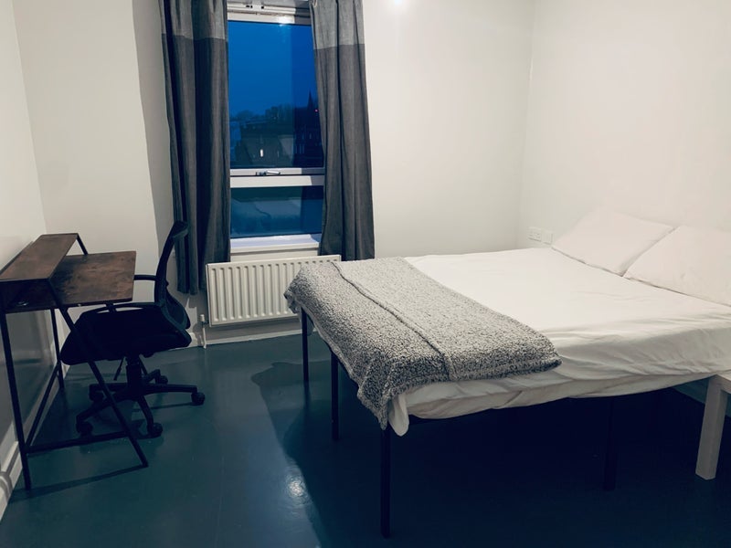 Room Medlar Street in Greater London
