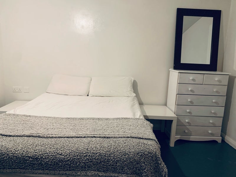 Room Medlar Street in Greater London