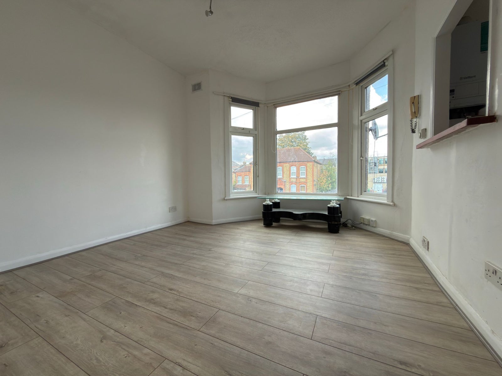 Flat Mansfield Road in Greater London