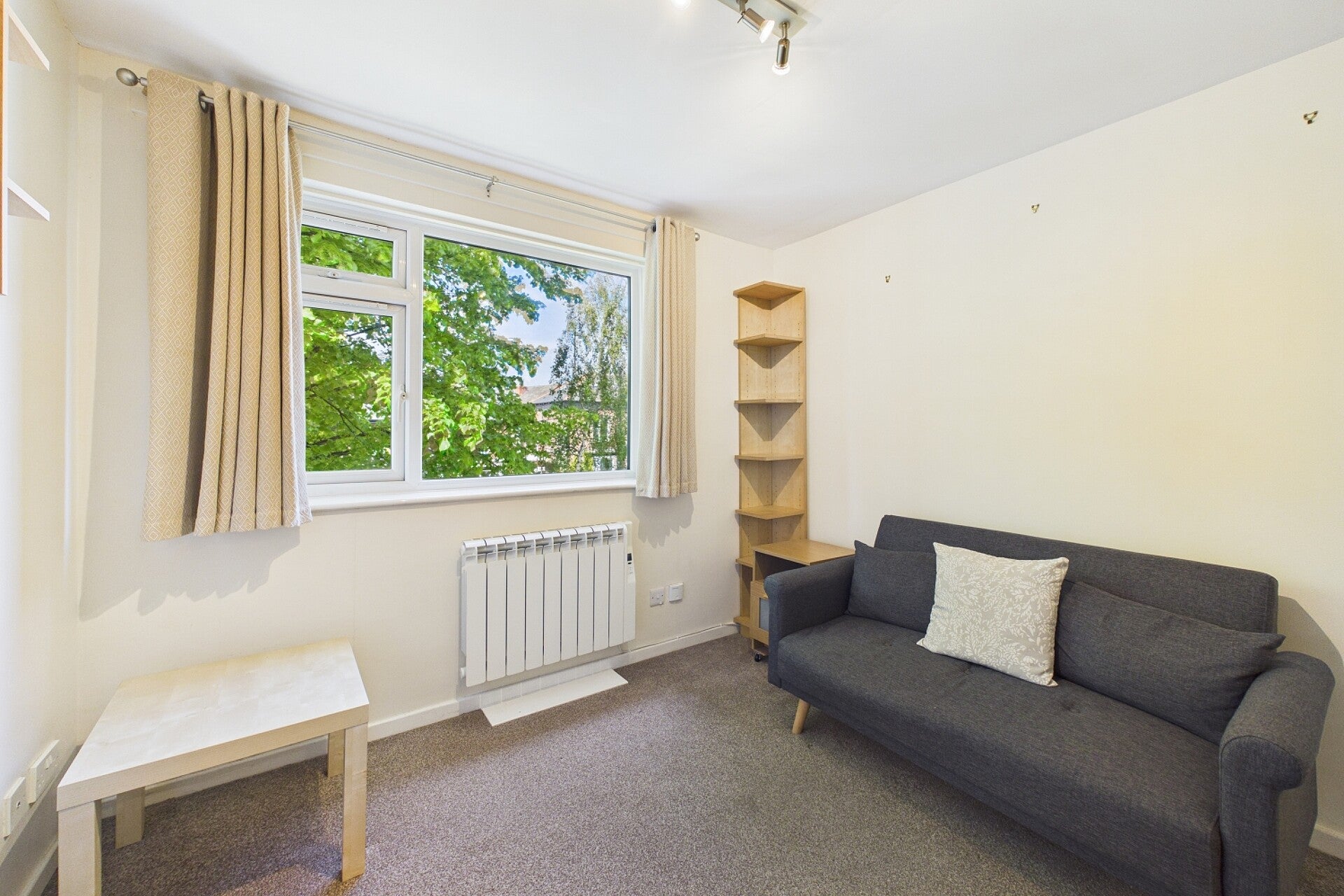 Flat Wostenholm Road in Sheffield