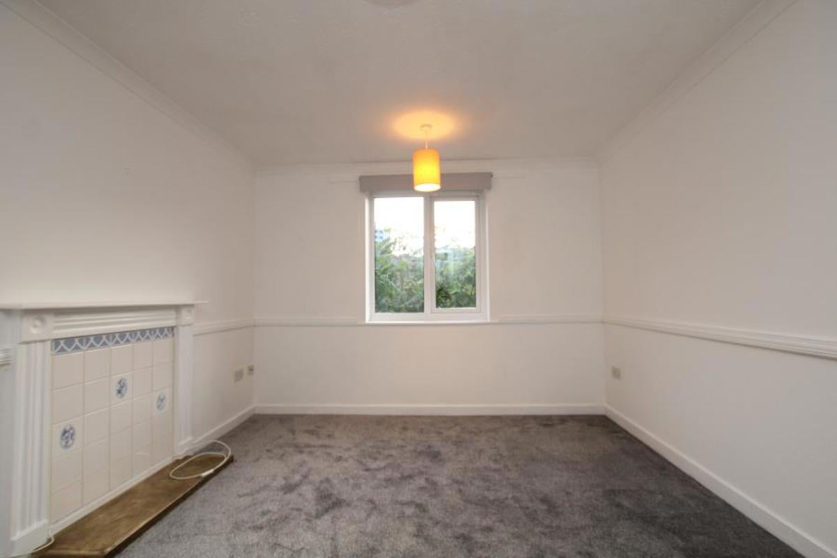Flat Redcliff Mead Lane in Bristol
