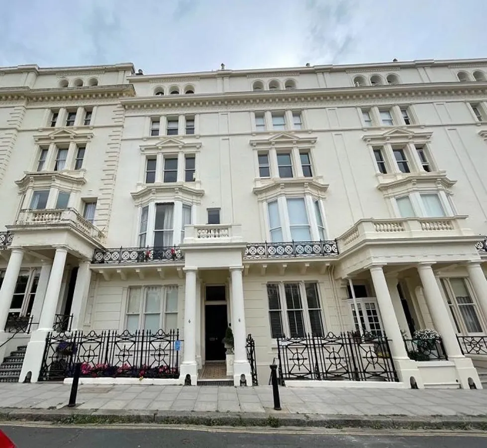 Flat Palmeira Square in Hove