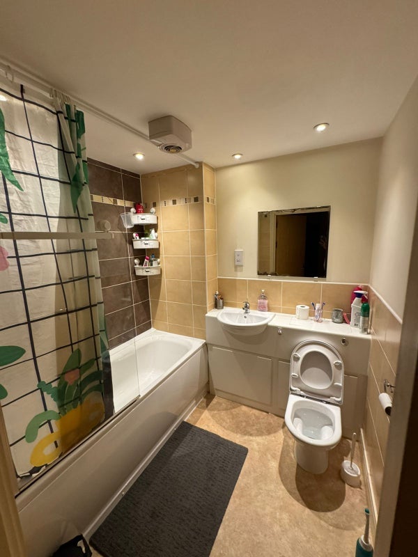 Room Walsall Road in Sandwell