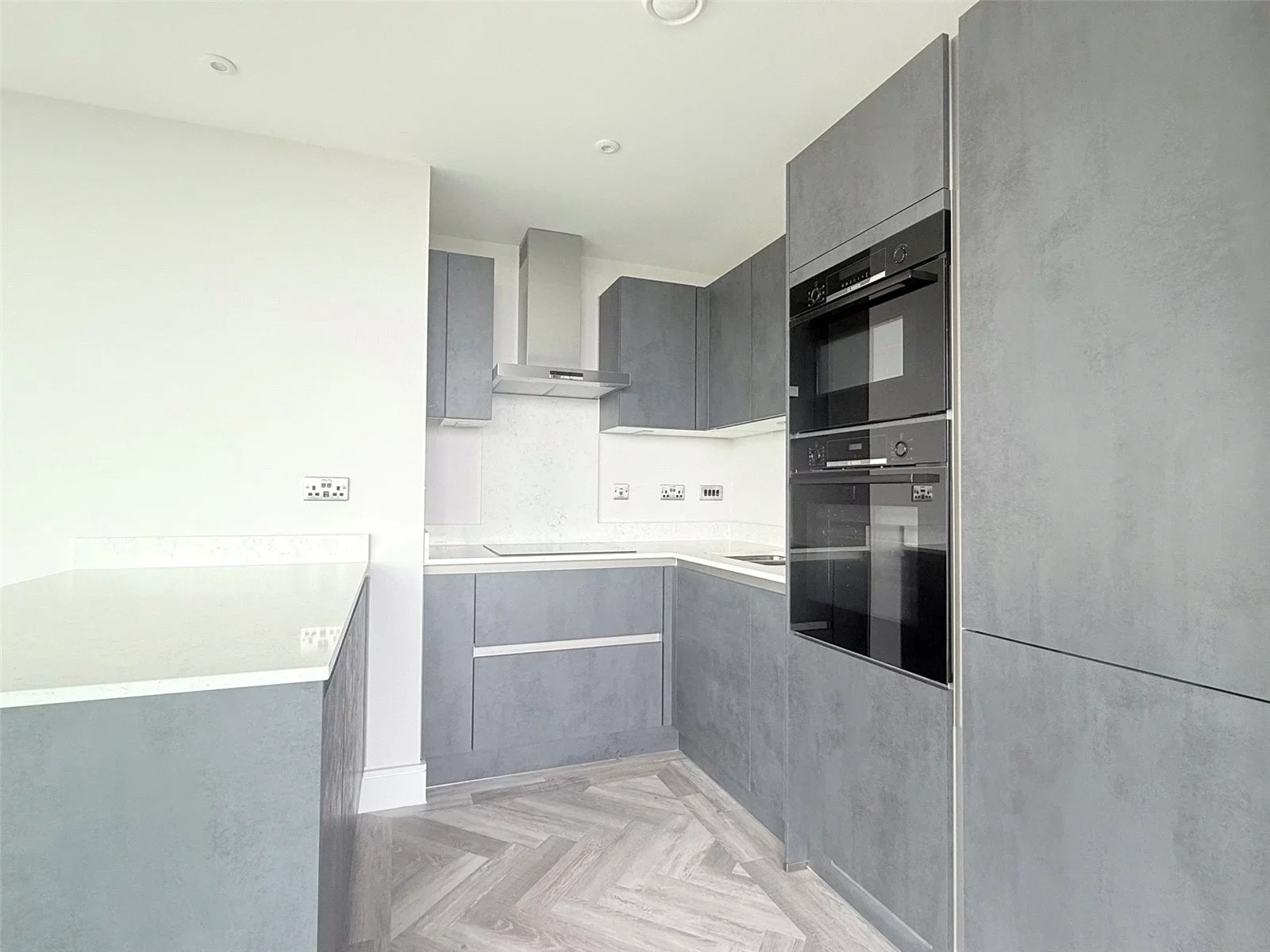 Flat Cockfosters Road in Greater London