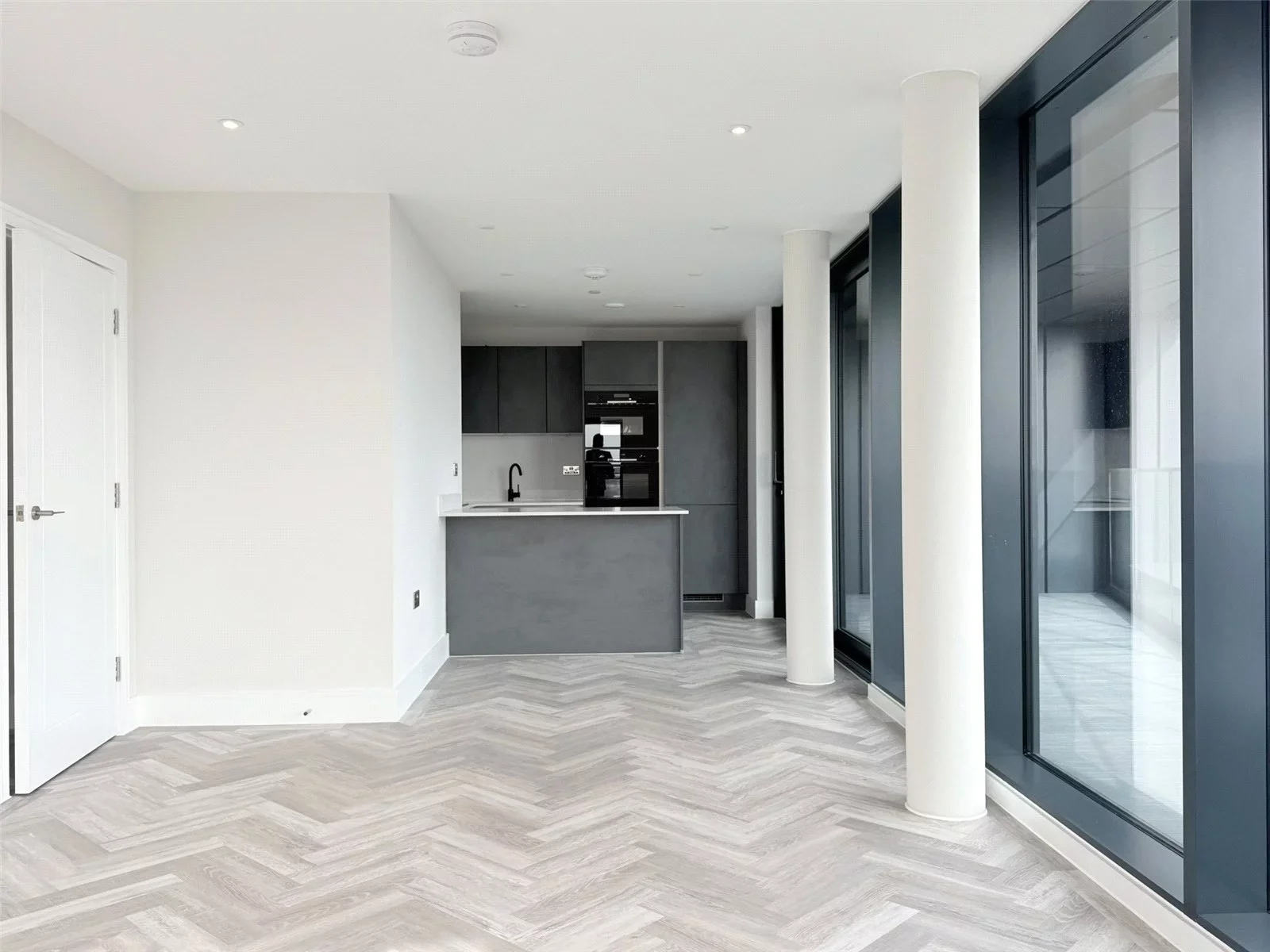 Flat Cockfosters Road in Greater London