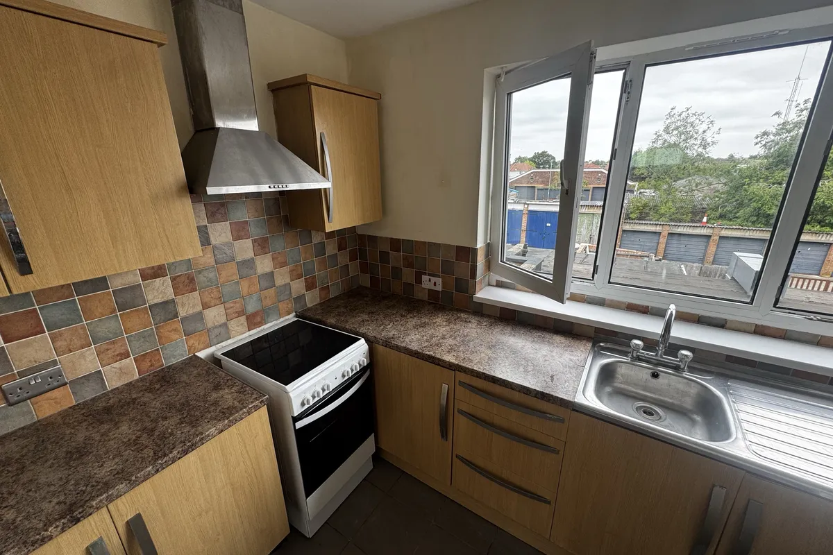 Room Studfall Avenue in Corby