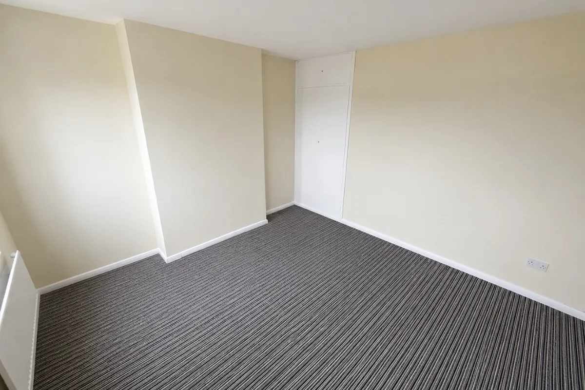 Room Studfall Avenue in Corby
