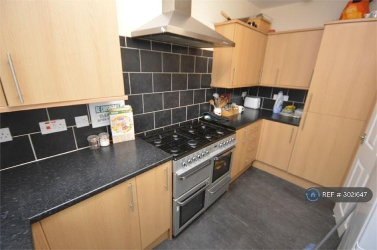 Room Ashwood Street in Sunderland