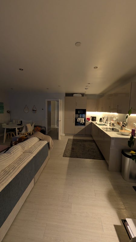 Room Trinity Way in Greater London