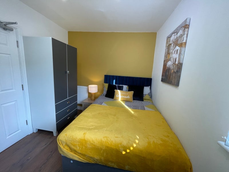 Room Becky Street in Liverpool