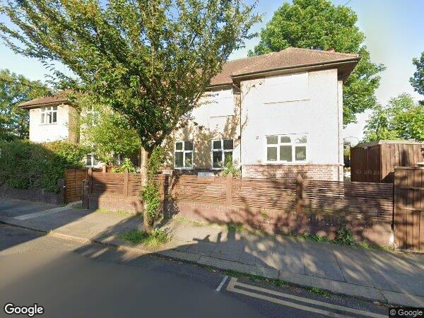 Flat Norbiton Avenue in Greater London